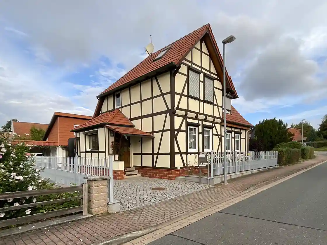 Kurzgutachten für ein Einfamilienhaus mit Garage und Nebengebäuden im Raum Mühlhausen
